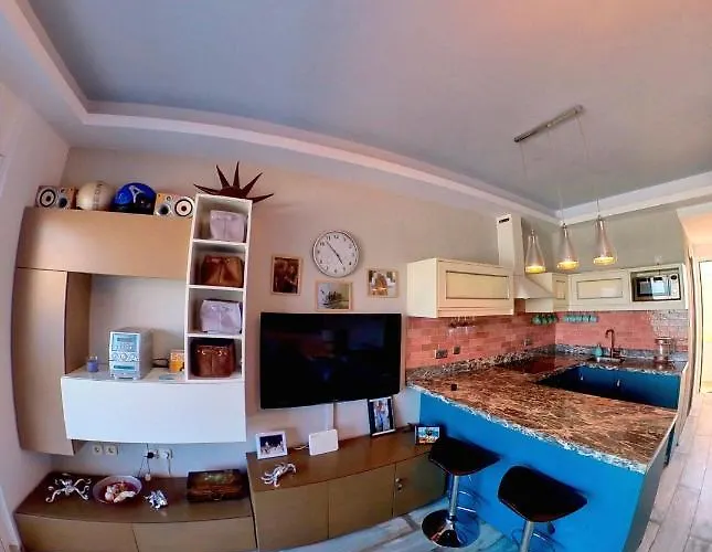 Deluxe Apartment- Sleeps 2 & Private Terrace Haraki