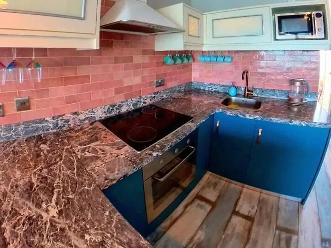 Deluxe Apartment- Sleeps 2 & Private Terrace Apartment