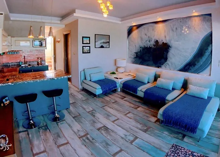 Deluxe Apartment- Sleeps 2 & Private Terrace Apartment Haraki