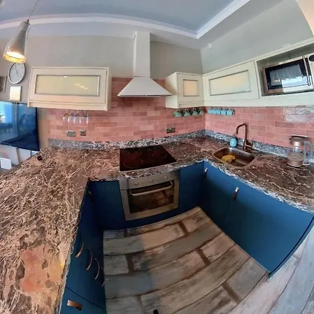 Apartment Deluxe Apartment- Sleeps 2 & Private Terrace *