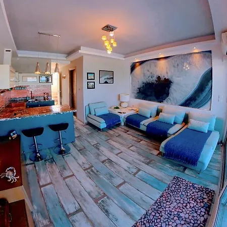 Deluxe Apartment- Sleeps 2 & Private Terrace * Haraki