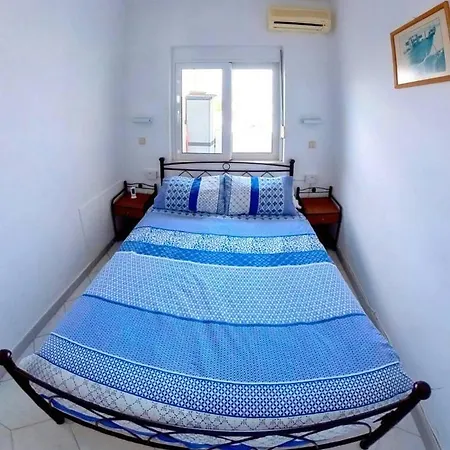 Deluxe Apartment- Sleeps 2 & Private Terrace Apartment