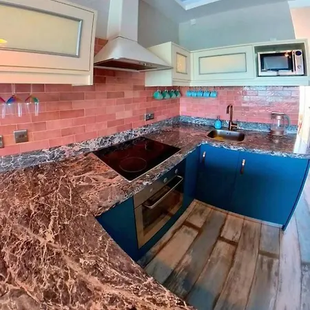 Deluxe Apartment- Sleeps 2 & Private Terrace Apartment