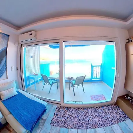 Apartment Deluxe Apartment- Sleeps 2 & Private Terrace