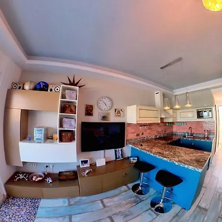 Deluxe Apartment- Sleeps 2 & Private Terrace Charaki