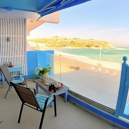 Apartament Deluxe Apartment- Sleeps 2 & Private Terrace Charaki