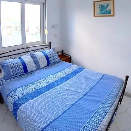 Deluxe Apartment- Sleeps 2 & Private Terrace Χαράκι