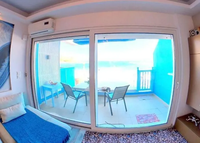 Daire Deluxe Apartment- Sleeps 2 & Private Terrace