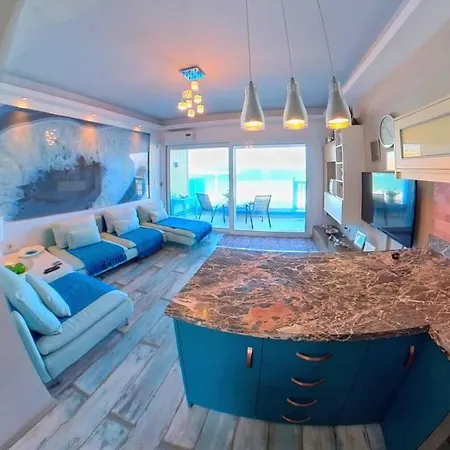 Apartament Deluxe Apartment- Sleeps 2 & Private Terrace Haraki