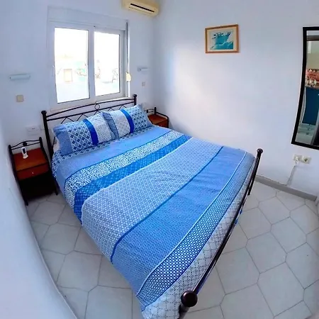 Deluxe Apartment- Sleeps 2 & Private Terrace