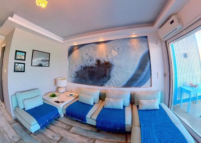 Deluxe Apartment- Sleeps 2 & Private Terrace Appartamento Haraki